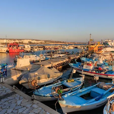 아파트 Spiros Luxury 아이아 나파