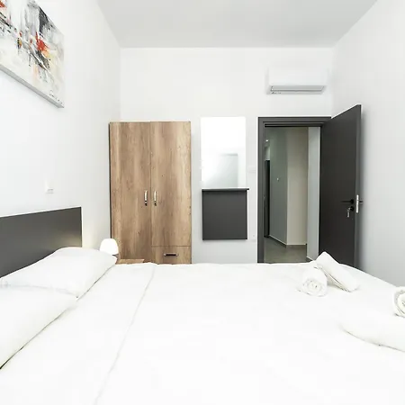 Spiros Luxury Apartament *