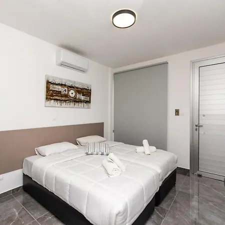 Spiros Luxury