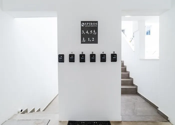 アパート Spiros Luxury *